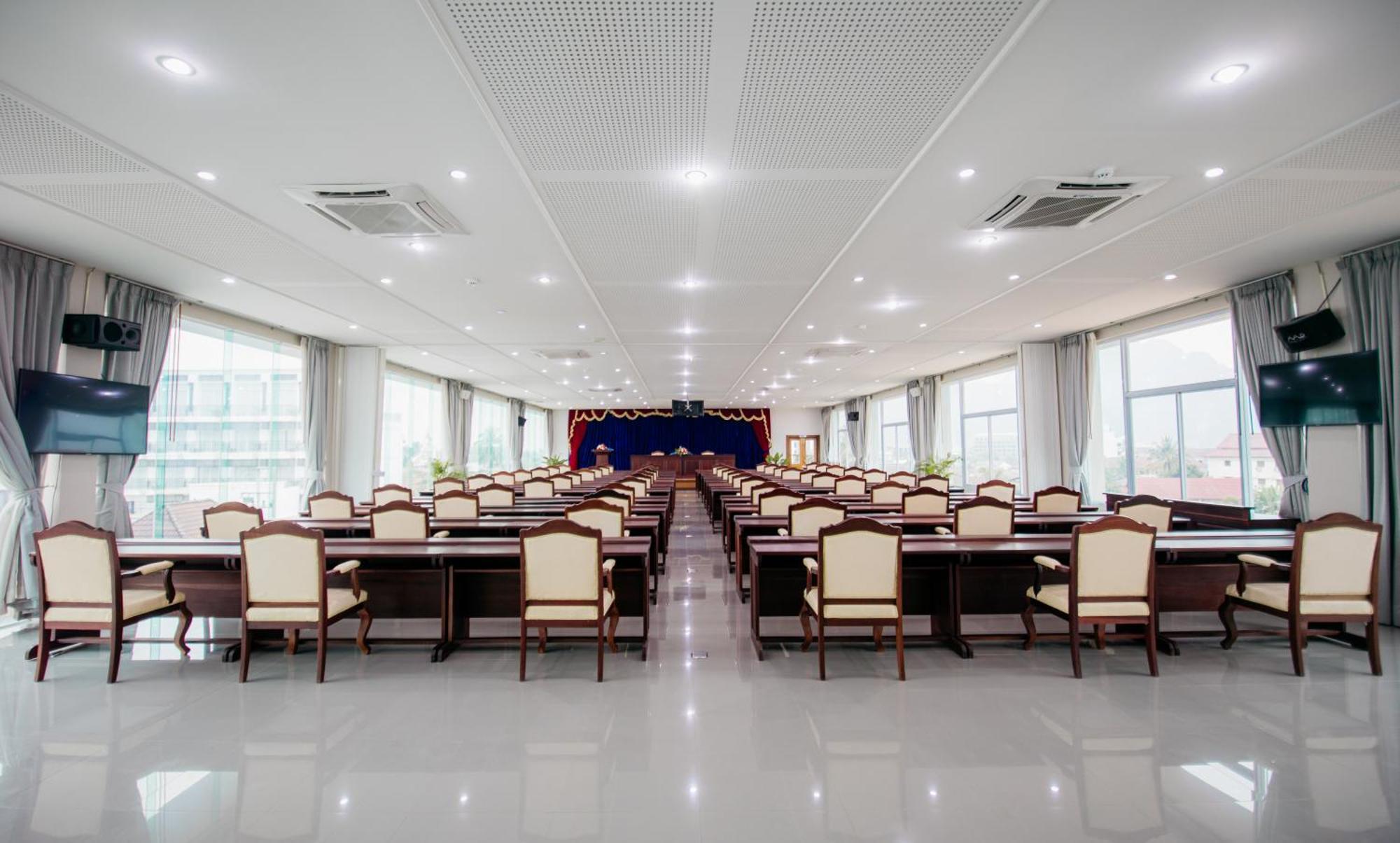 Sisombat Plaza Hotel Vang Vieng Εξωτερικό φωτογραφία