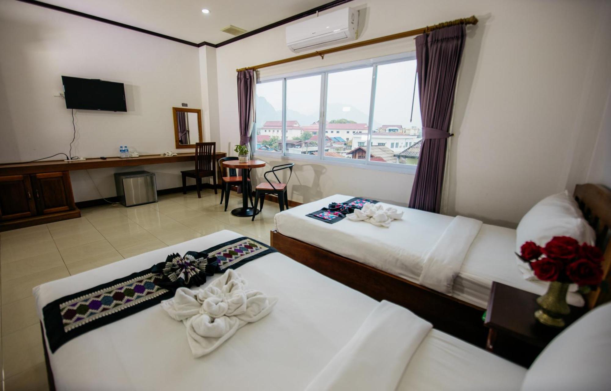 Sisombat Plaza Hotel Vang Vieng Εξωτερικό φωτογραφία